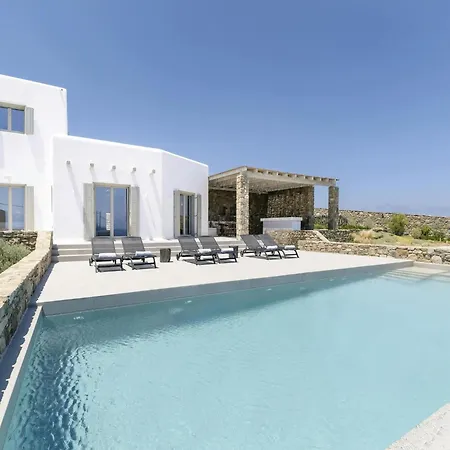 Pristine With Swimming Pool Holiday home *