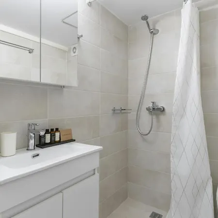 Pristine With Swimming Pool Holiday home Kalafatis