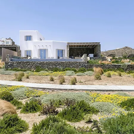 Сasa de vacaciones Pristine With Swimming Pool Kalafatis