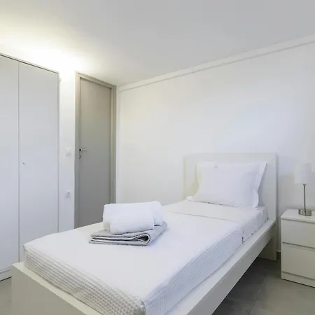 Сasa de vacaciones Pristine With Swimming Pool